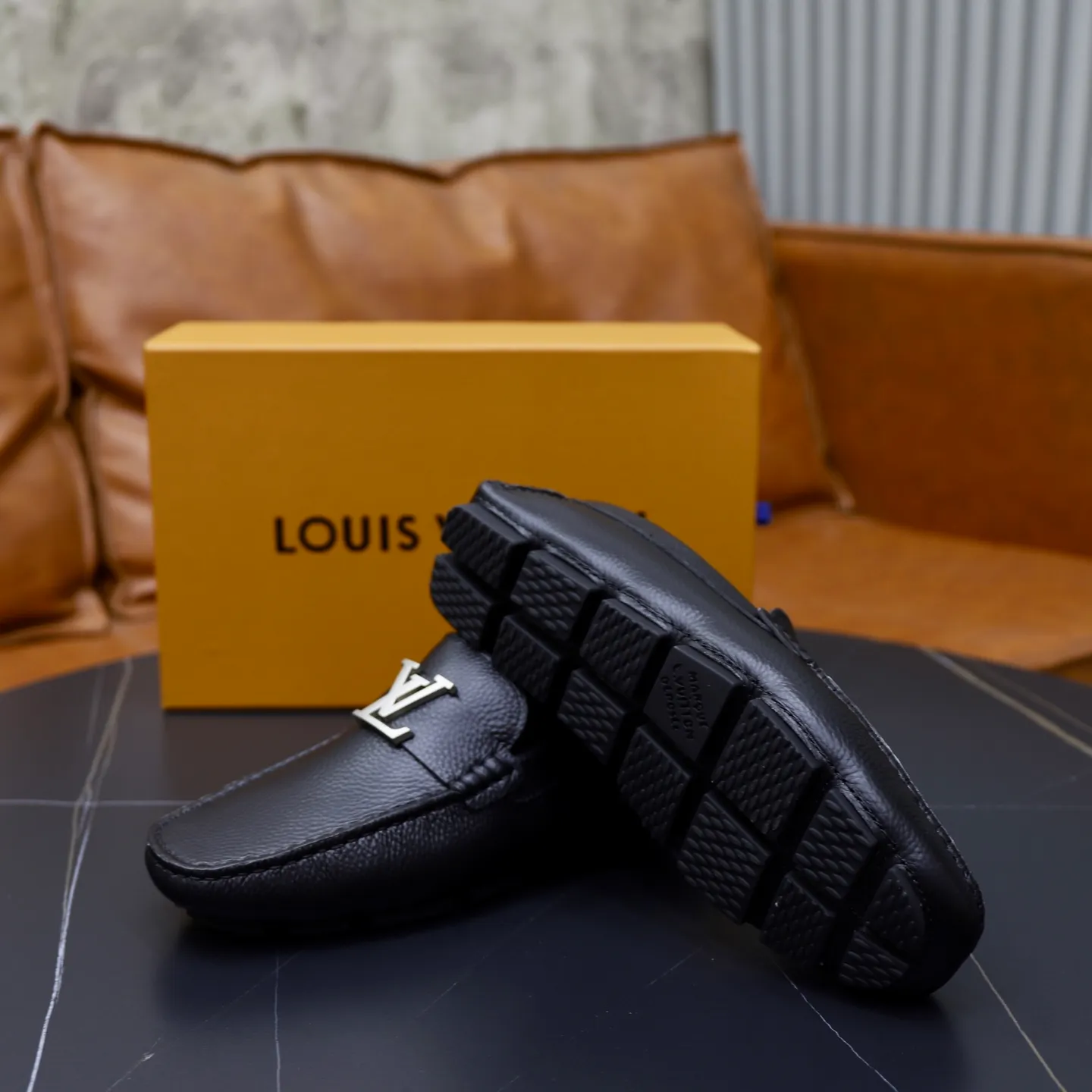 Ex-factory price: 480💰【LV】Louis Vuitton ⚠️High-end men’s driving and pedal series ⚠️38-44 (customized for 45) ⚠️All original cowhide leather! Thick and soft! Made entirely of calfskin lining! Rubber sheet anti-slip beanie sole! Three-dimensional package technology! Fashionable and classic! Handicrafts! Original high quality! Feel free to compare!